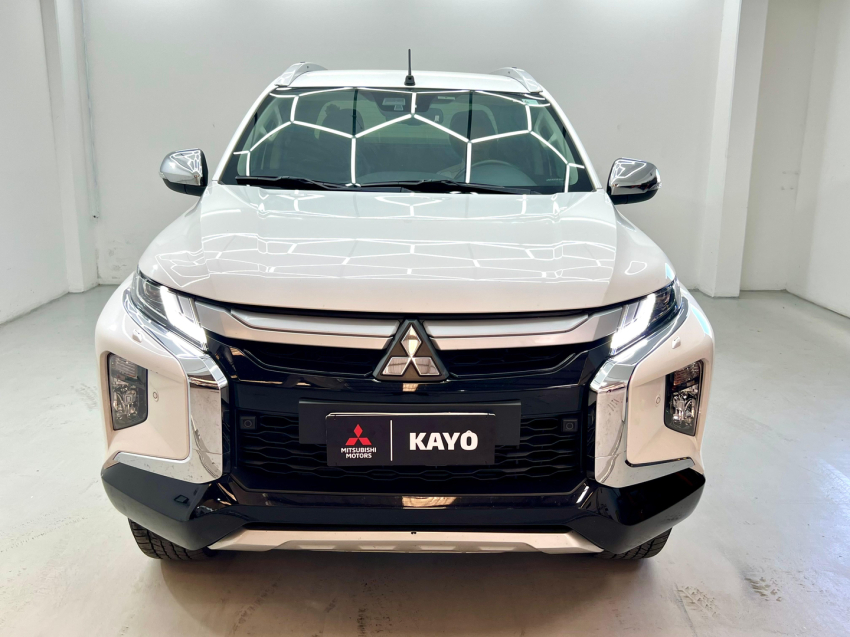 mitsubishi triton 2.4 biturbo diesel hpe-s 4x4 automatico 2.5 4p 20252