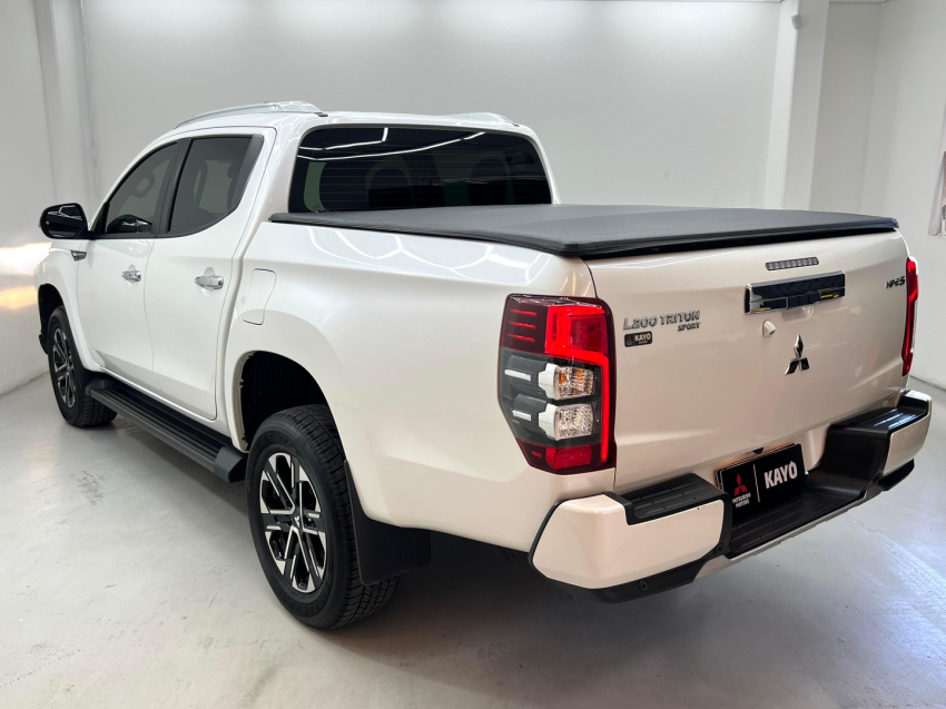 mitsubishi triton 2.4 biturbo diesel hpe-s 4x4 automatico 2.5 4p 20255