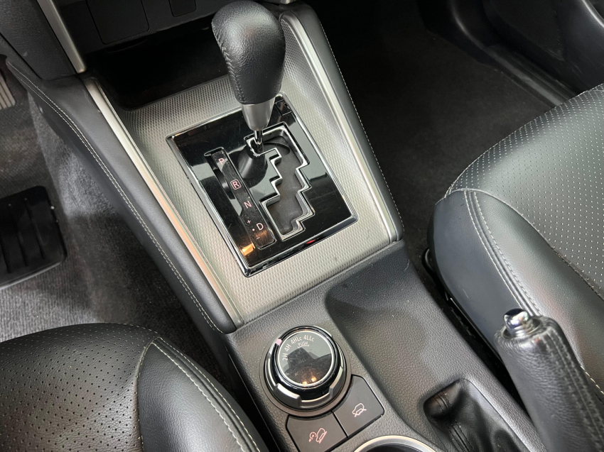 mitsubishi triton 2.4 biturbo diesel hpe-s 4x4 automatico 2.5 4p 202511