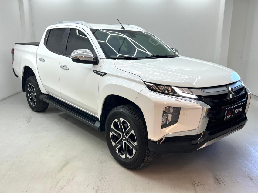 mitsubishi triton 2.4 biturbo diesel hpe-s 4x4 automatico 2.5 4p 2025