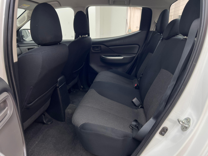 mitsubishi l200 triton 2.4 16v turbo diesel gls cd 4x4 automatico 4p 202311