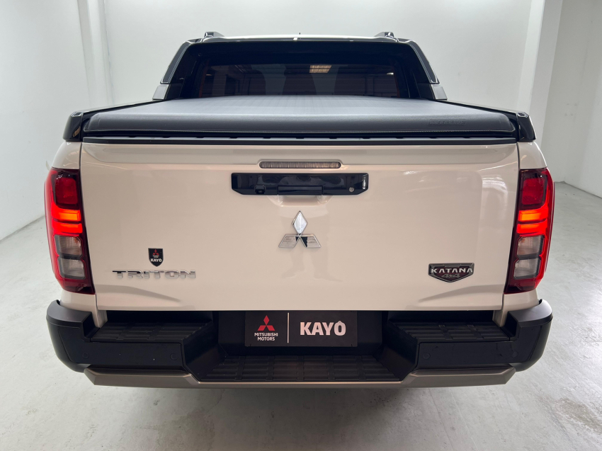 mitsubishi triton 2.4 biturbo diesel cd katana 4x4 automatico 4p 20266