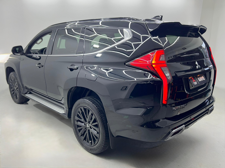 mitsubishi pajero sport 2.4 16v mivec turbo diesel legend black awd automatico 4p 20252