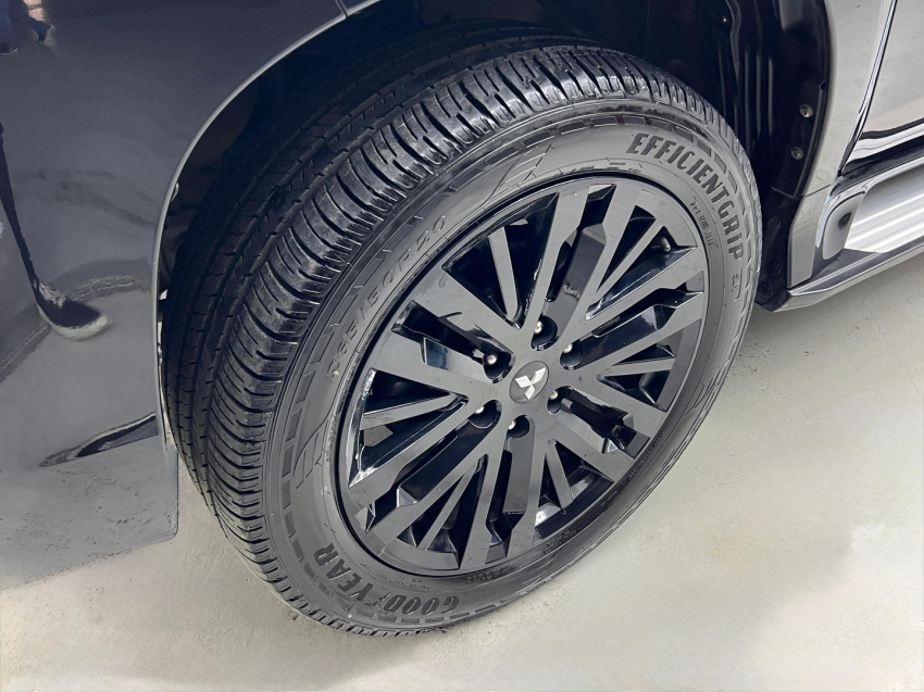 mitsubishi pajero sport 2.4 16v mivec turbo diesel legend black awd automatico 4p 20257