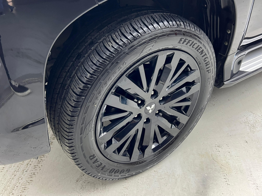 mitsubishi pajero sport 2.4 16v mivec turbo diesel legend black awd automatico 4p 20258