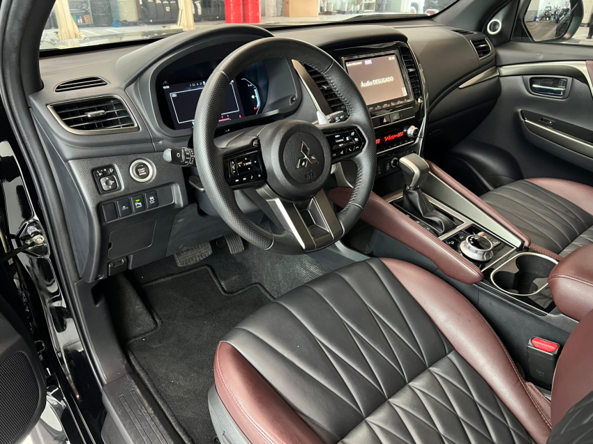 mitsubishi pajero sport 2.4 16v mivec turbo diesel legend black awd automatico 4p 202511