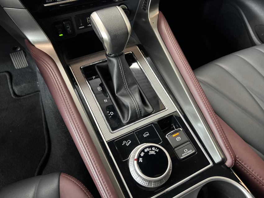 mitsubishi pajero sport 2.4 16v mivec turbo diesel legend black awd automatico 4p 202514