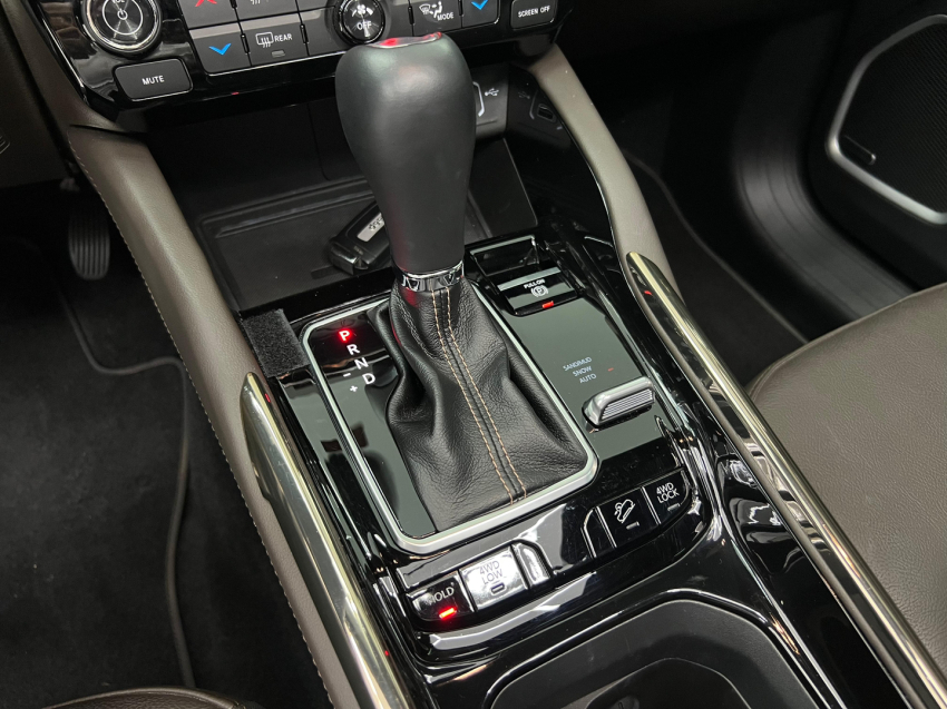 jeep commander 2.0 hurricane 4 turbo gasolina blackhawk at9 4p automatico 202512