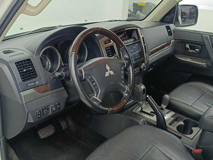 mitsubishi pajero full 3.2 hpe 4x4 16v turbo intercooler diesel 4p automatico 20204
