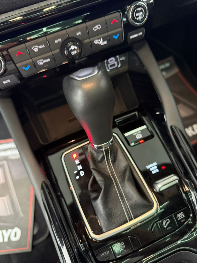 jeep commander 2.0 hurricane 4 turbo gasolina blackhawk at9 4p automatico 202513