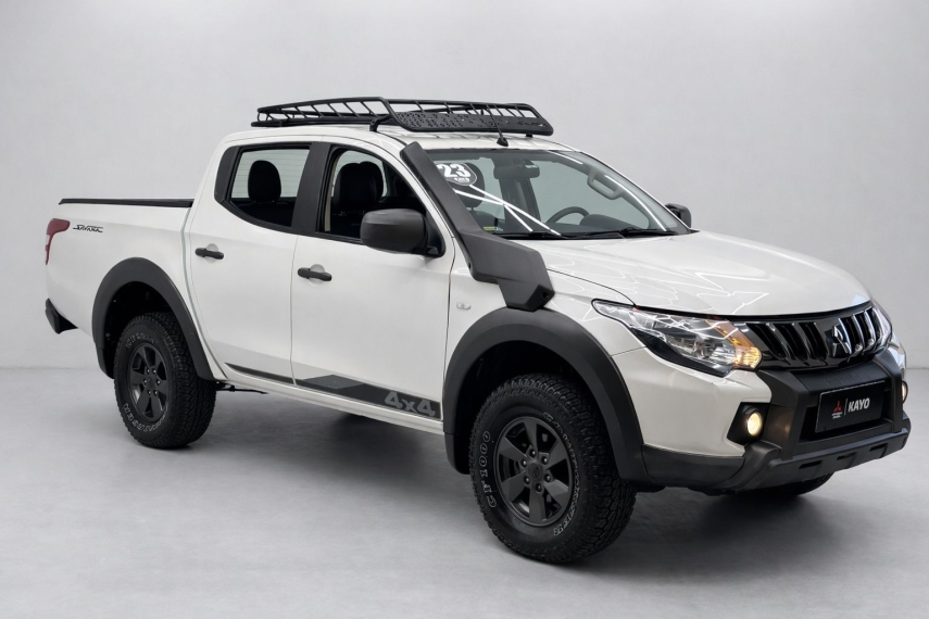 mitsubishi l200 triton 2.4 16v turbo diesel savana gls cd 4x4 automatico 4p 2023