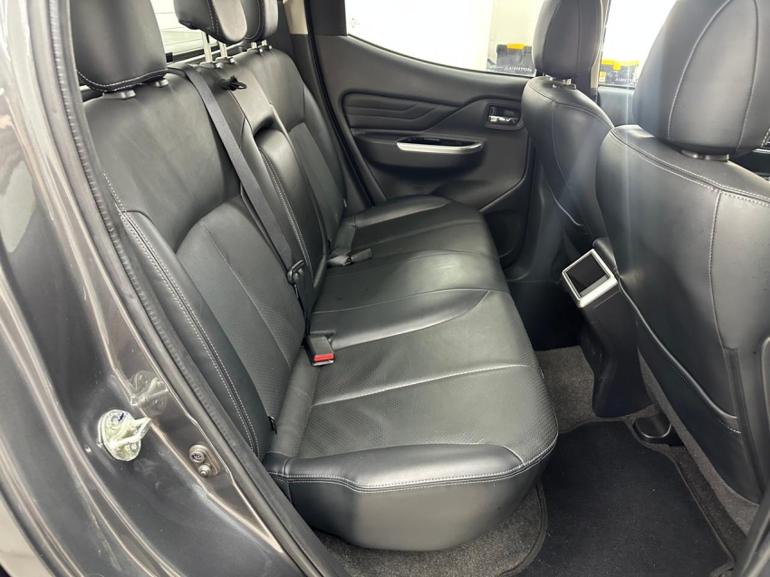 mitsubishi triton 2.4 biturbo diesel hpe-s 4x4 automatico 4p 202414