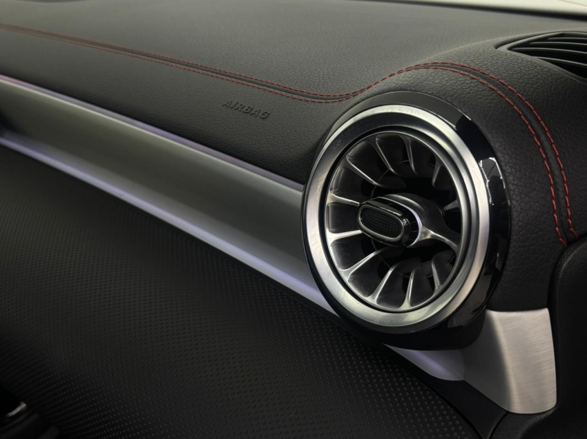 mercedes-benz cla 200 1.3 mhev amg line 7g-dct hibrido 4p automatico 202415