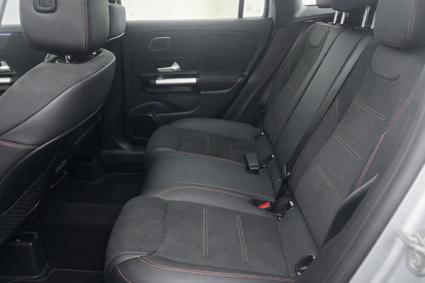 mercedes-benz gla 200 1.3 mhev amg line 7g-dct hibrido 4p automatico 202612