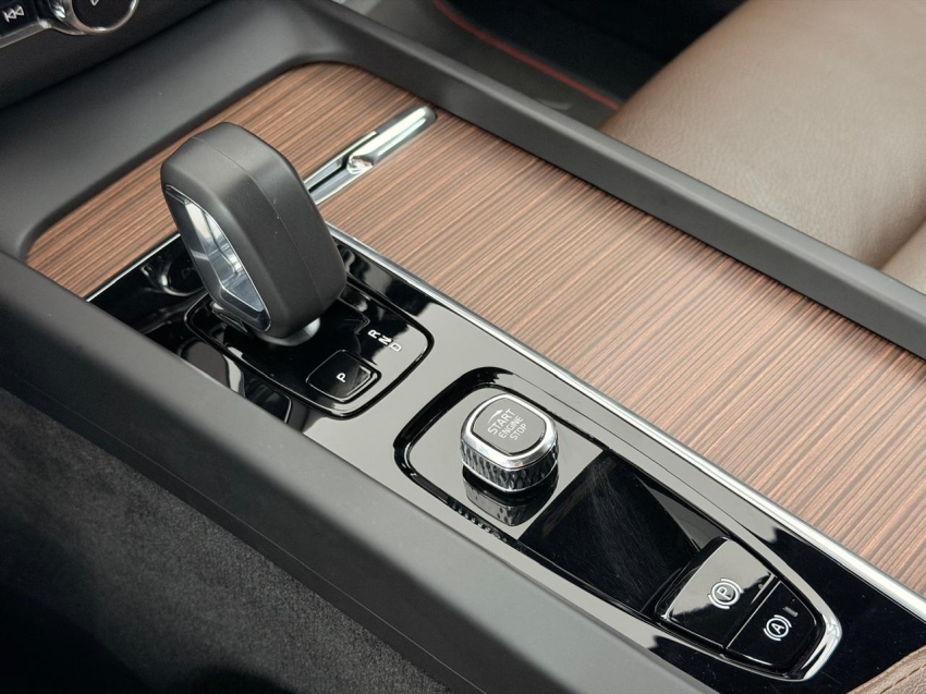 volvo xc60 2.0 t8 recharge plus awd geartronic 1.9 hibrido 4p automatico 202416