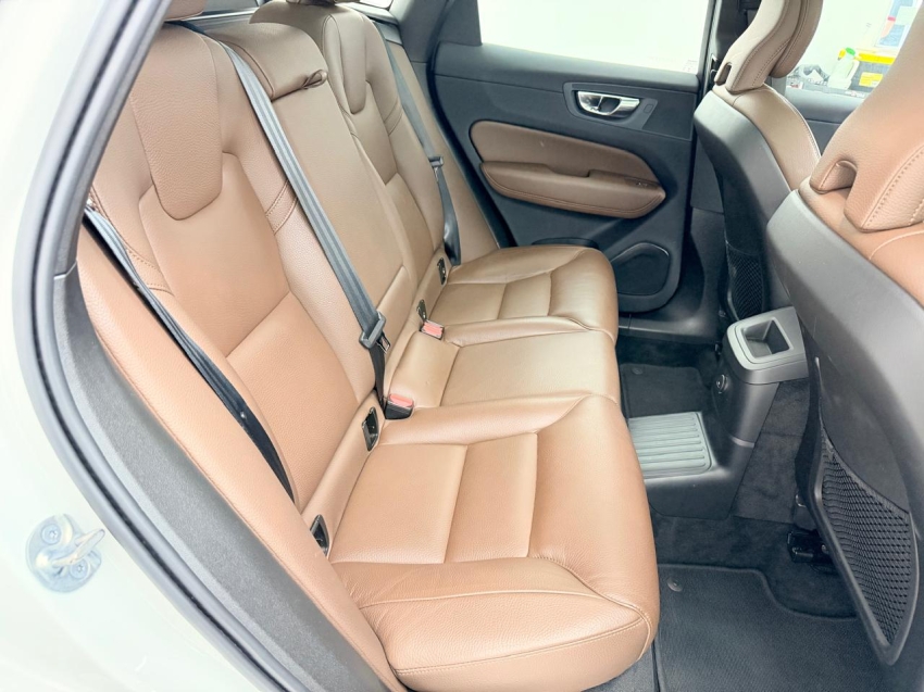 volvo xc60 2.0 t8 recharge plus awd geartronic 1.9 hibrido 4p automatico 202420