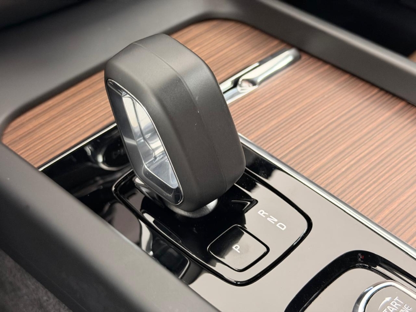 volvo xc60 2.0 t8 recharge plus awd geartronic 1.9 hibrido 4p automatico 202417