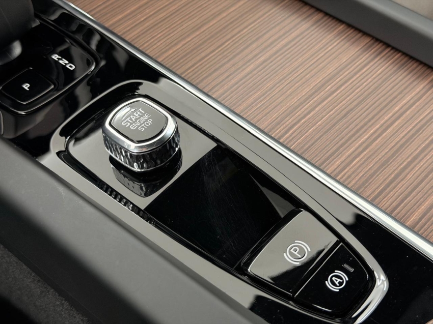 volvo xc60 2.0 t8 recharge plus awd geartronic 1.9 hibrido 4p automatico 202422