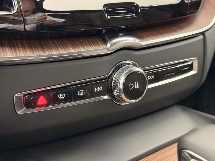 volvo xc60 2.0 t8 recharge plus awd geartronic 1.9 hibrido 4p automatico 202418