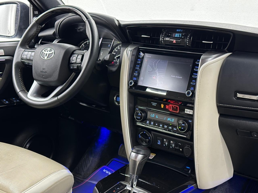 toyota hilux sw4 2.8 d-4d turbo diesel diamond 7l 4x4 automatico 2.7 4p 20227