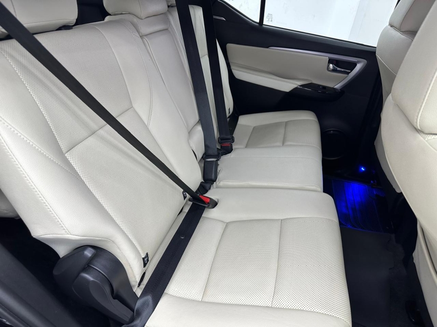 toyota hilux sw4 2.8 d-4d turbo diesel diamond 7l 4x4 automatico 2.7 4p 202214