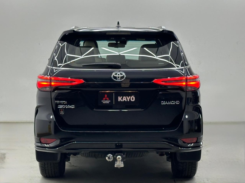 toyota hilux sw4 2.8 d-4d turbo diesel diamond 7l 4x4 automatico 2.7 4p 20225