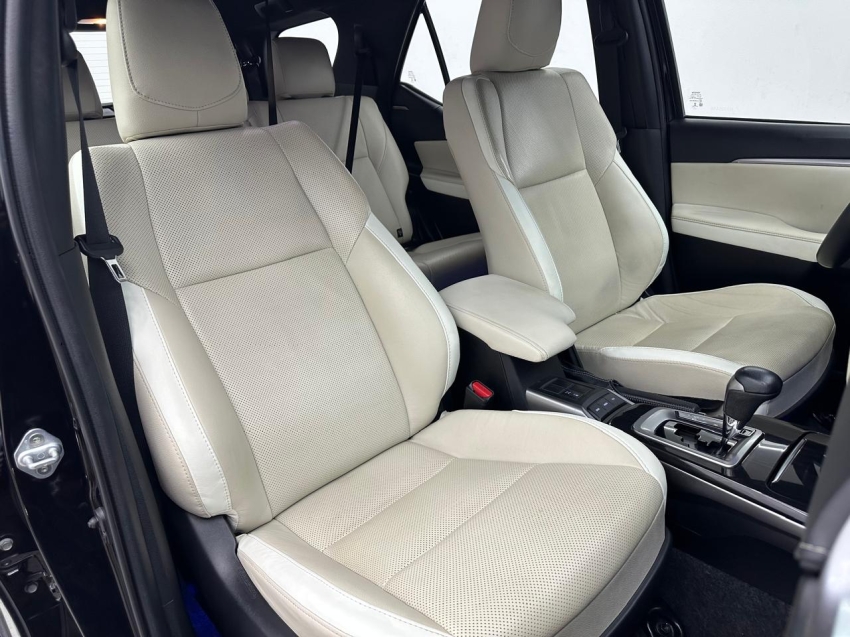 toyota hilux sw4 2.8 d-4d turbo diesel diamond 7l 4x4 automatico 2.7 4p 202220