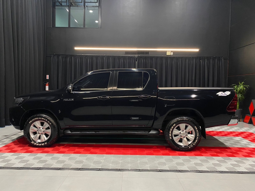 toyota hilux 2.7 srv 4x4 cd 16v flex 4p automatico 2.8 diesel 201714