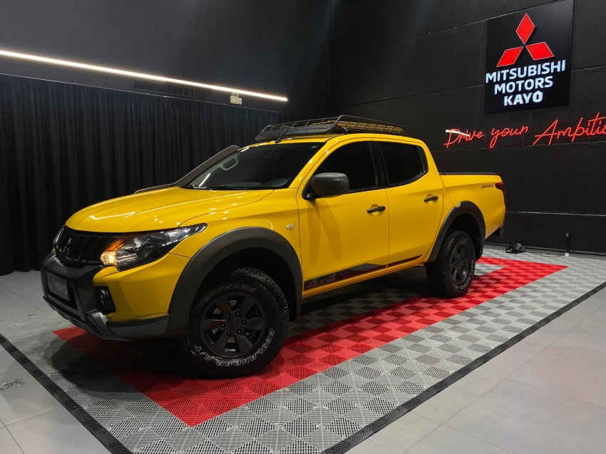 mitsubishi l200 triton 2.4 16v turbo diesel savana gls cd 4x4 automatico 4p 2023