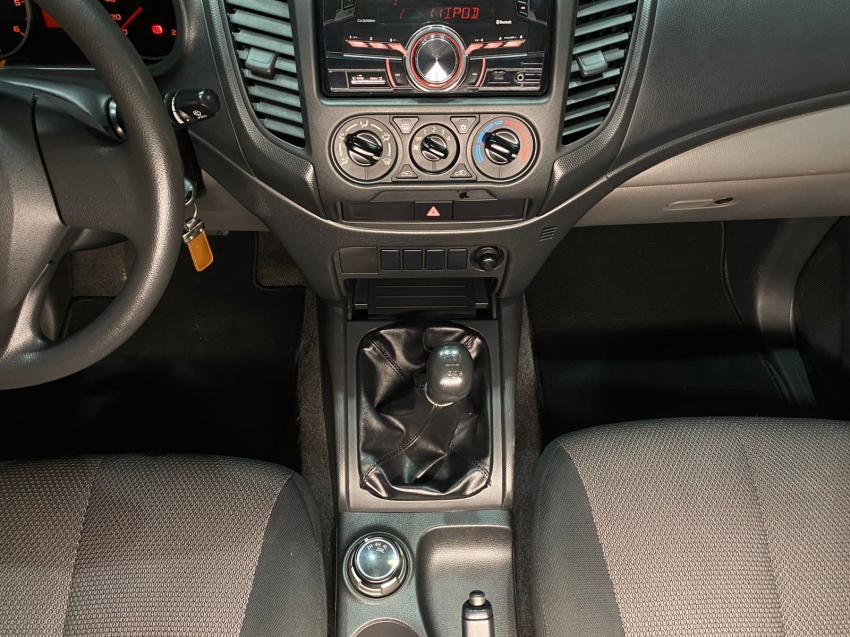 mitsubishi l200 triton 2.4 16v turbo diesel sport gls cd 4p 4x4 manual 20176