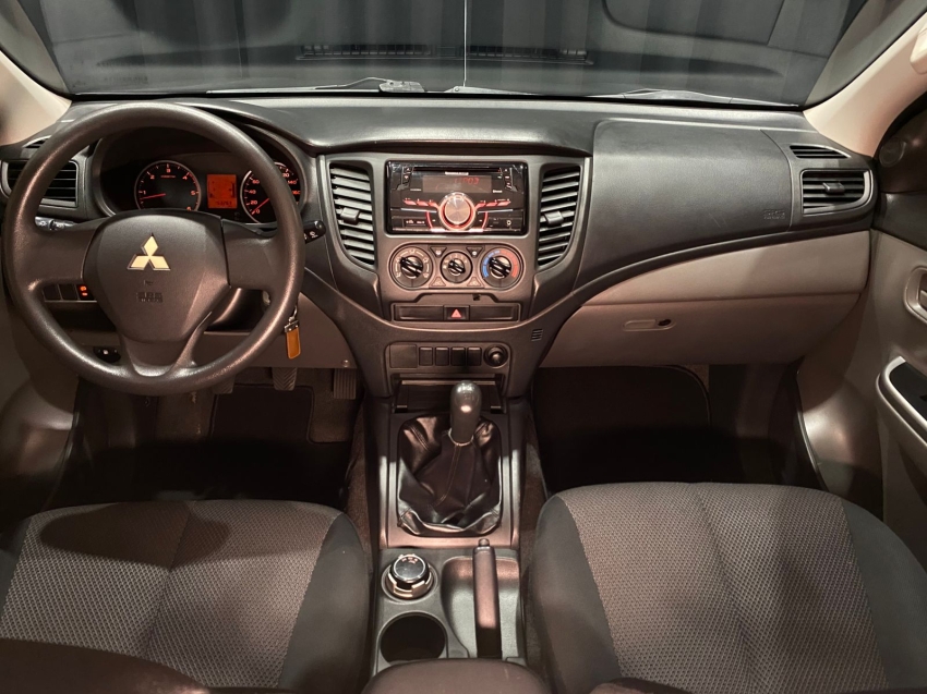 mitsubishi l200 triton 2.4 16v turbo diesel sport gls cd 4p 4x4 manual 20175