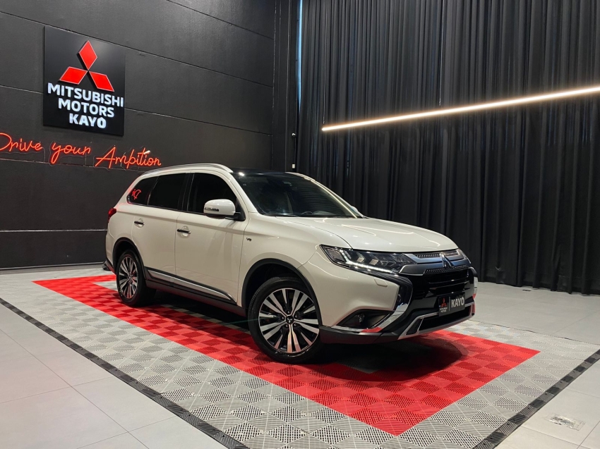 mitsubishi outlander 3.0 mivec v6 gasolina hpe-s awd automatico 4p 2020