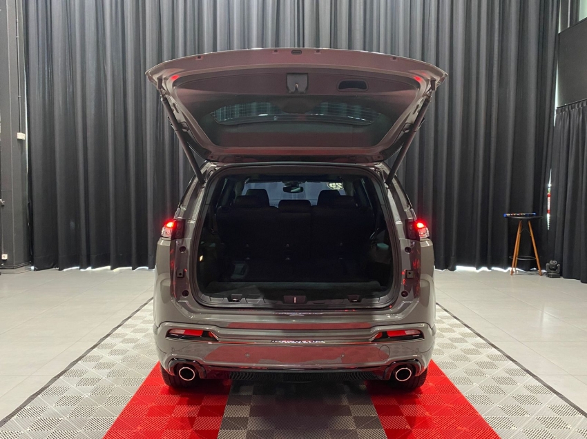 jeep commander 2.0 hurricane 4 turbo gasolina blackhawk at9 4p automatico 202514