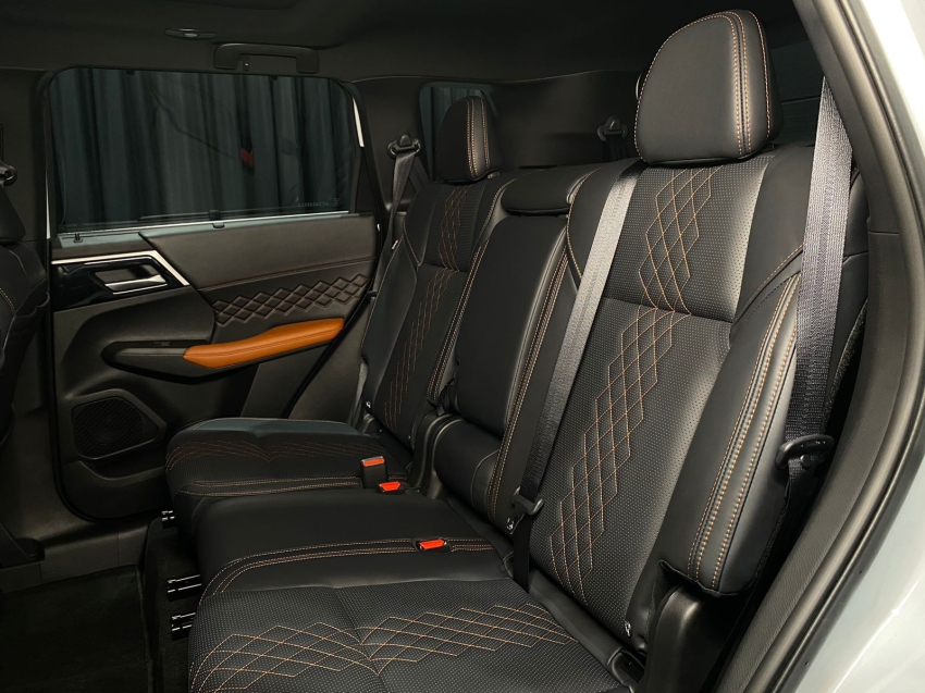 mitsubishi outlander 2.4 phev signature s-awc dht hibrido 4p automatico 202611