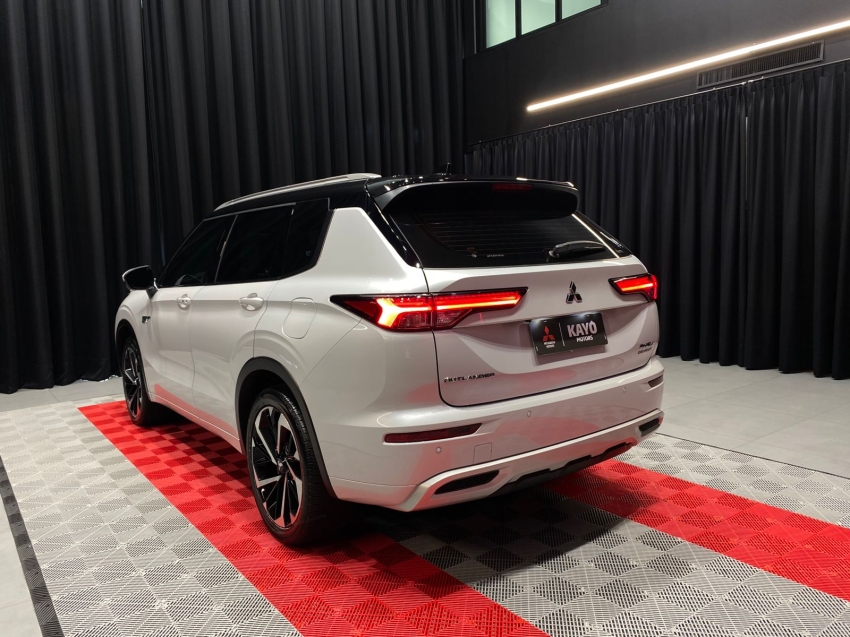 mitsubishi outlander 2.4 phev signature s-awc dht hibrido 4p automatico 202615