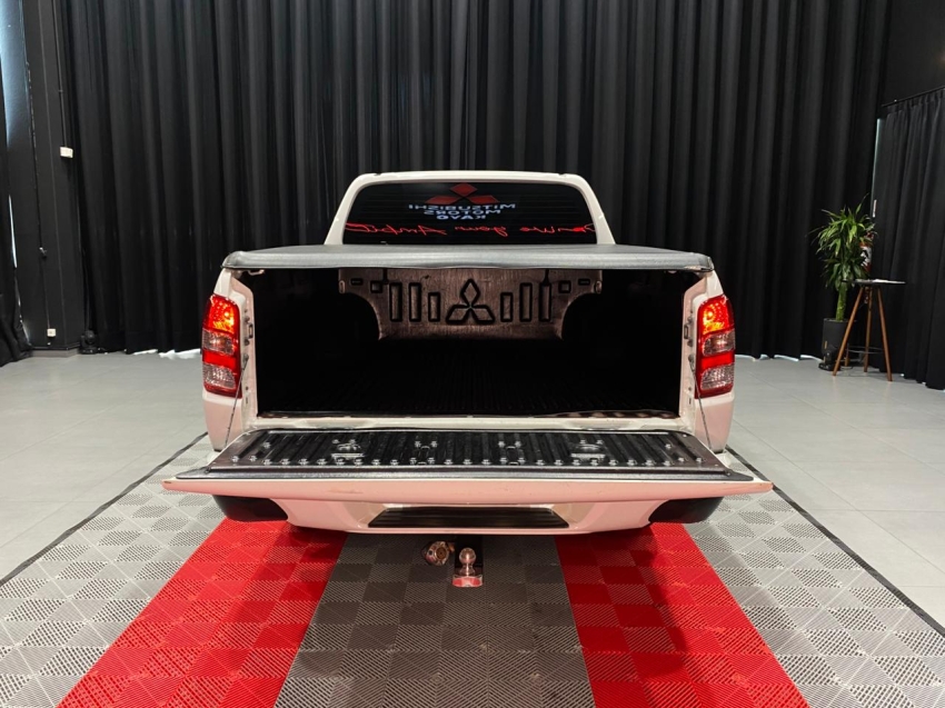 mitsubishi l200 triton 2.4 16v turbo diesel gls cd 4x4 automatico 4p 202311