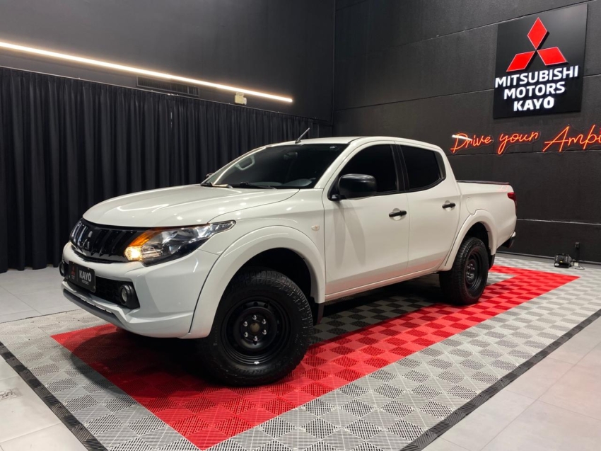 mitsubishi l200 triton 2.4 16v turbo diesel gls cd 4x4 automatico 4p 20232