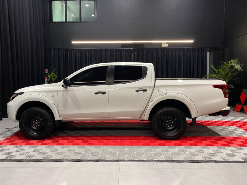 mitsubishi l200 triton 2.4 16v turbo diesel gls cd 4x4 automatico 4p 202315