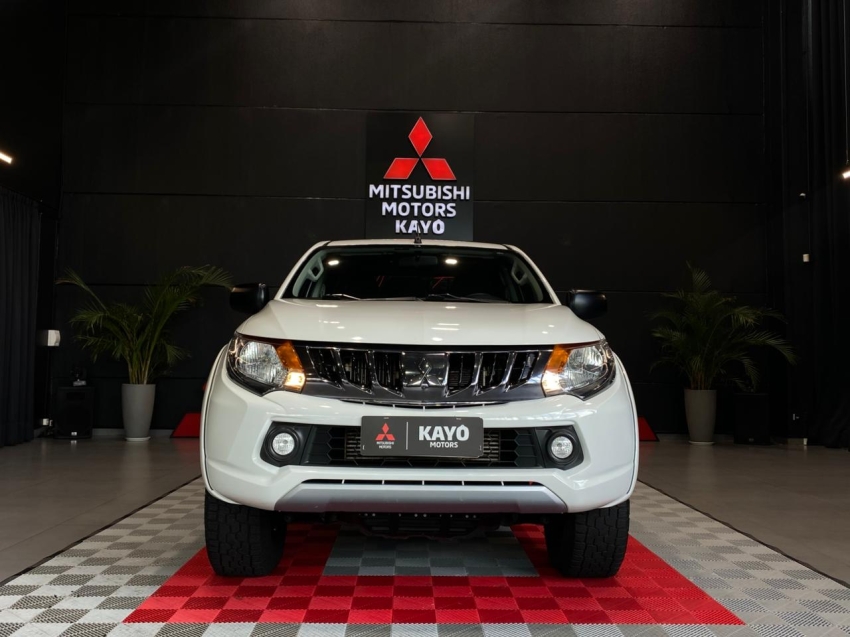 mitsubishi l200 triton 2.4 16v turbo diesel gls cd 4x4 automatico 4p 20231