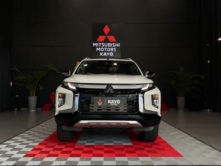 mitsubishi l200 triton 2.4 turbo diesel 4x4 at sport hpe-s 4p automatico 20241