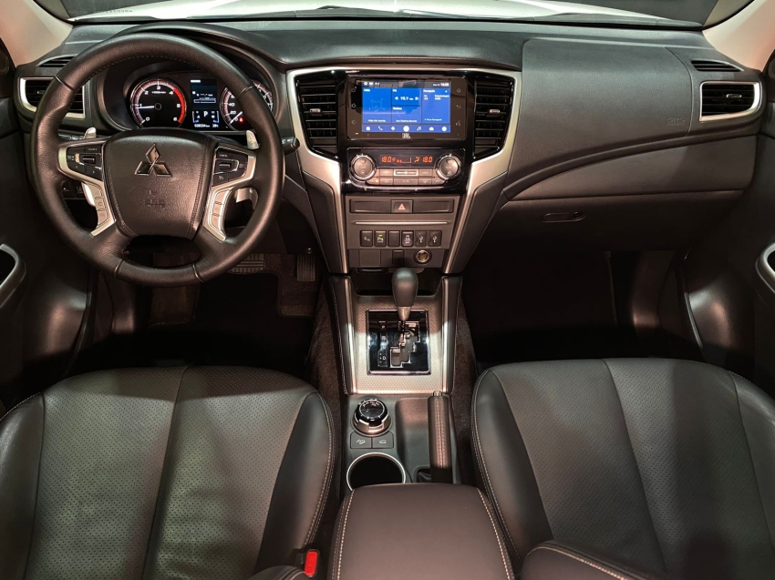 mitsubishi l200 triton 2.4 turbo diesel 4x4 at sport hpe-s 4p automatico 20245