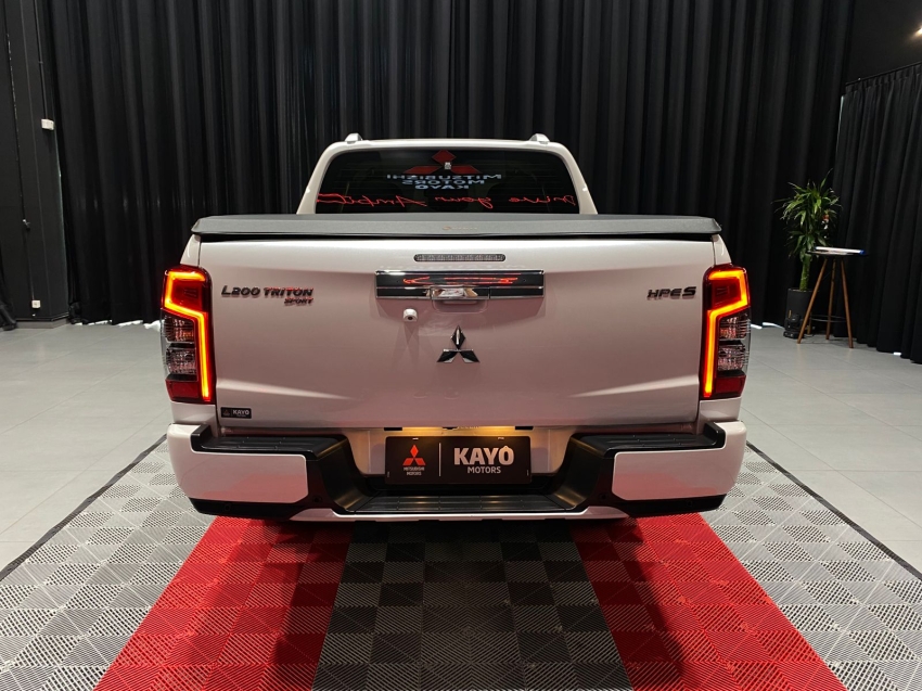 mitsubishi l200 triton 2.4 turbo diesel 4x4 at sport hpe-s 4p automatico 202412