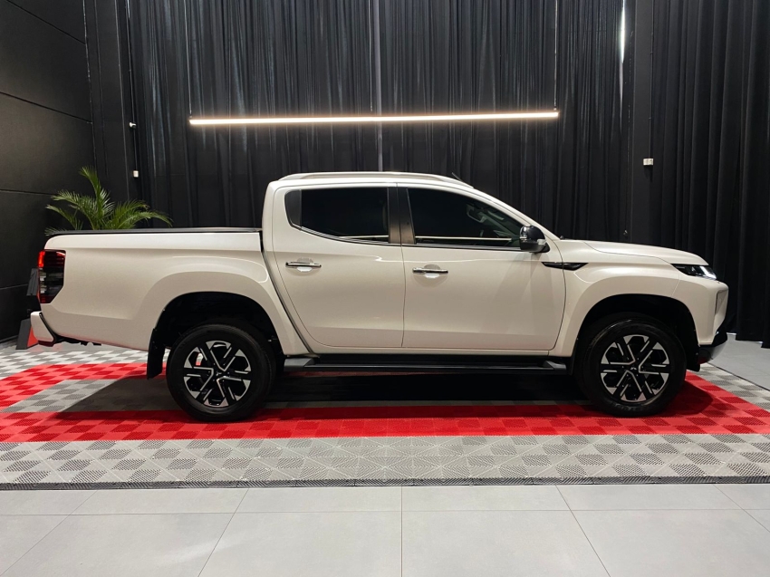 mitsubishi l200 triton 2.4 turbo diesel 4x4 at sport hpe-s 4p automatico 202414