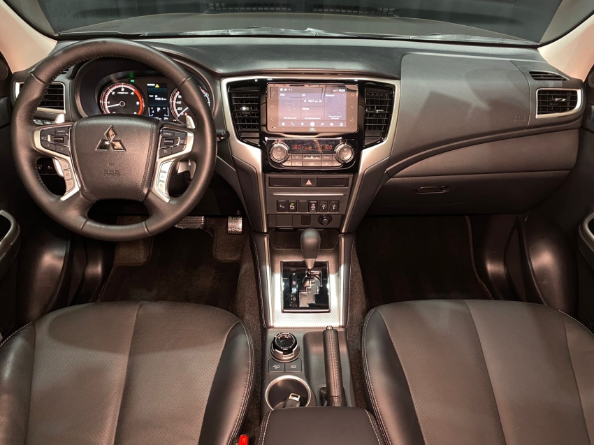 mitsubishi l200 triton 2.4 16v turbo diesel sport hpe-s cd 4p 4x4 automatico 20244