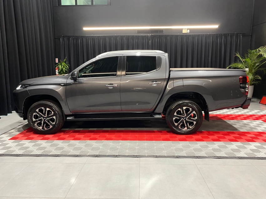 mitsubishi l200 triton 2.4 16v turbo diesel sport hpe-s cd 4p 4x4 automatico 202415