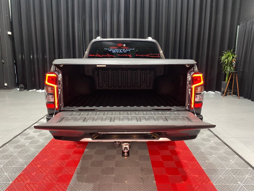 mitsubishi l200 triton 2.4 16v turbo diesel sport hpe-s cd 4p 4x4 automatico 202411