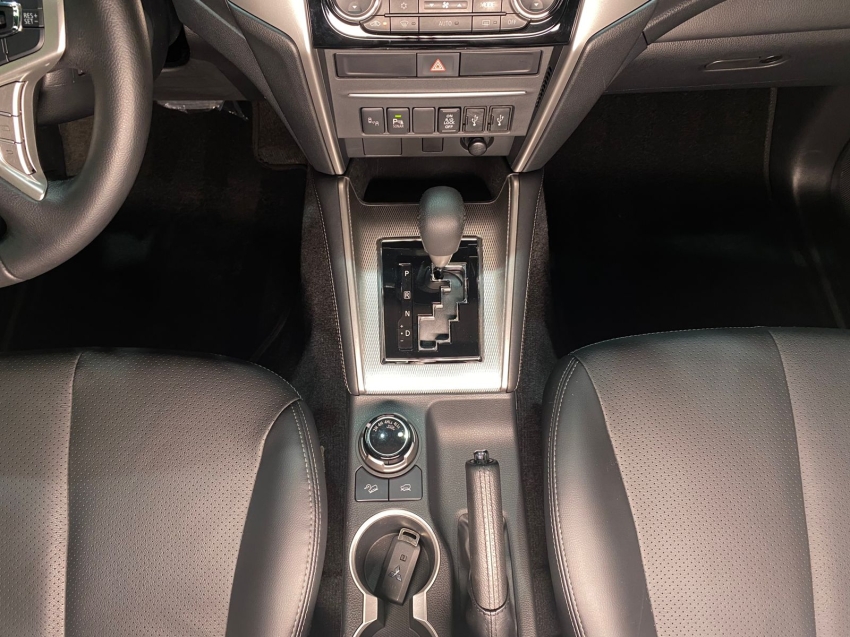 mitsubishi l200 triton 2.4 16v turbo diesel sport hpe-s cd 4p 4x4 automatico 20247