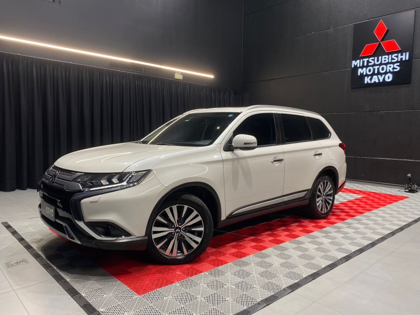 mitsubishi outlander 2.2 mivec di-d diesel hpe-s awd automatico 4p 20222