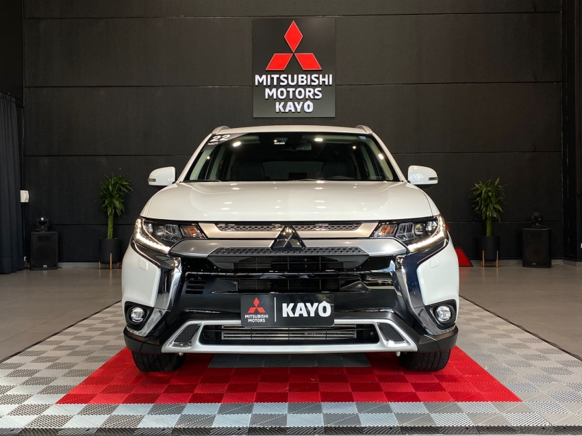 mitsubishi outlander 2.2 mivec di-d diesel hpe-s awd automatico 4p 20221