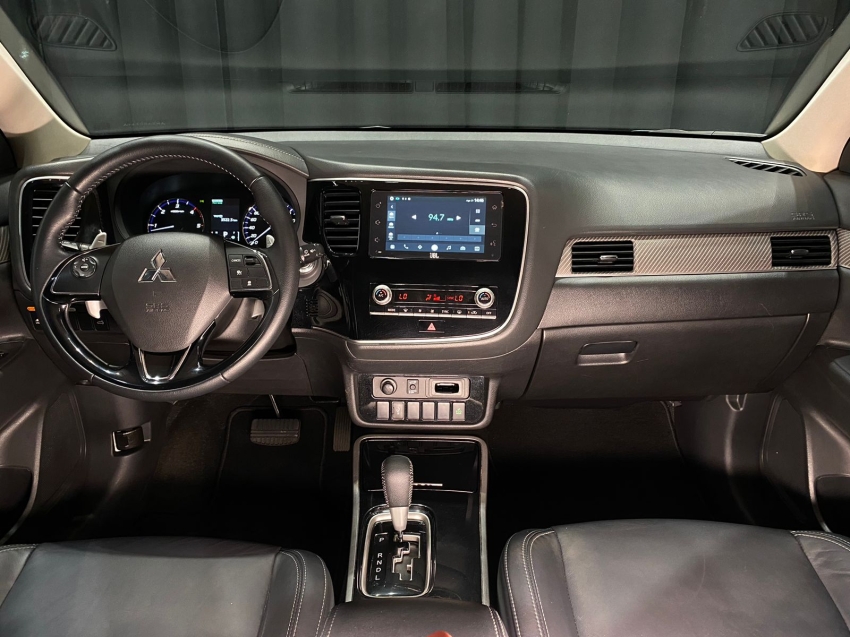 mitsubishi outlander 2.2 mivec di-d diesel hpe-s awd automatico 4p 20224